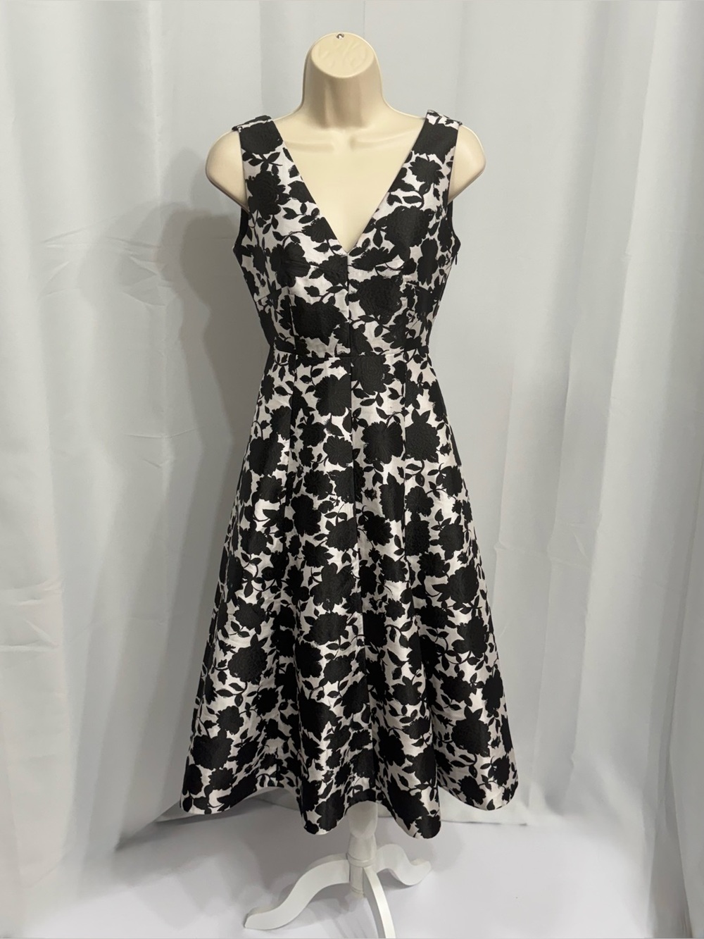 Kate Spade Women’s Black & White Floral Fit & Flare Elegant Beautiful Dress 0
